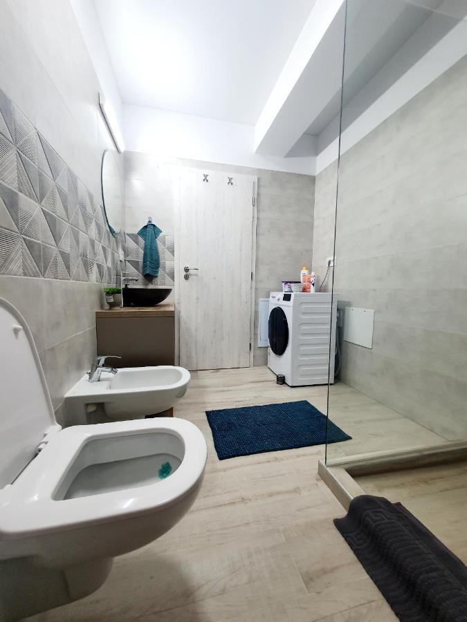 'Just Like Home' Apartment - With Private Parking Place Галац Екстер'єр фото