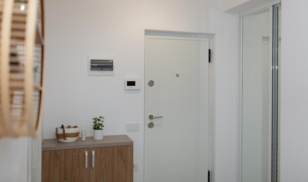 'Just Like Home' Apartment - With Private Parking Place Галац Екстер'єр фото
